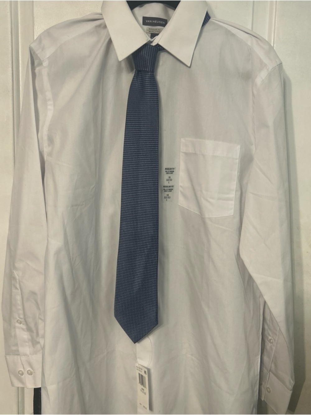 Van Heusen White wrinkle free Dress Shirt with Blue silk Tie